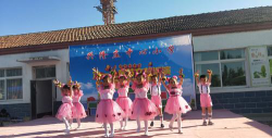 滦县古马镇兴隆庄中心小学阅读区