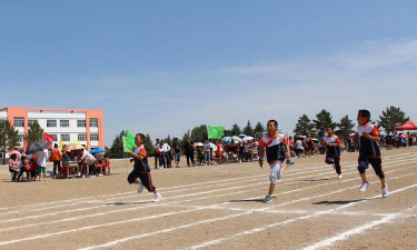 磴口县巴彦高勒镇中心小学阅读区