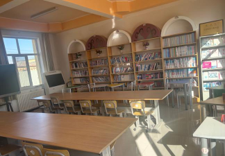五原县什巴中心小学阅读区