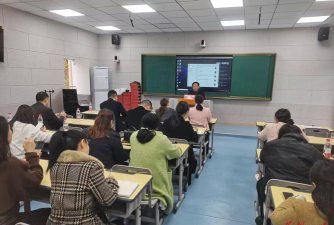 洪江市岩垅乡中心学校阅读区