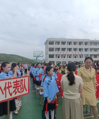 娄底市经济技术开发区仙人桥学校阅读区