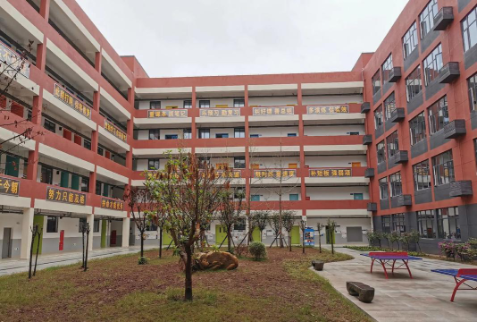 交乐学校阅读区