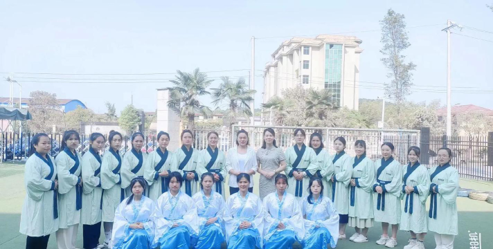 渭南市临渭区阎村新赵启蒙幼儿园阅读区