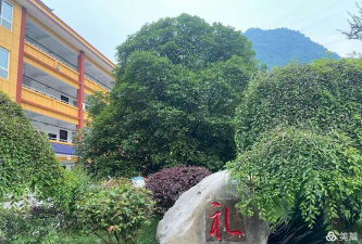 恩施市白果乡初级中学阅读区