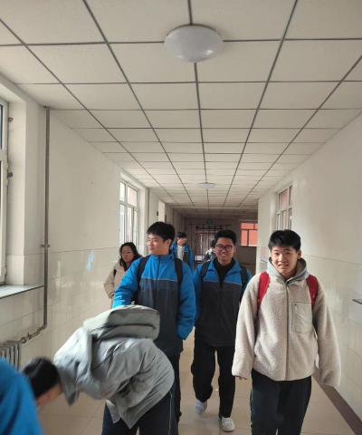 巴彦呼舒莫力哈达学校阅读区