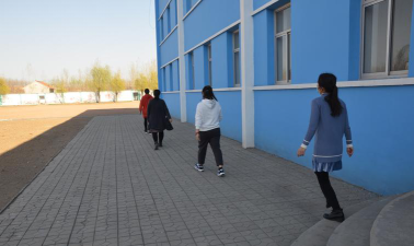 迁安市马兰庄镇后裴庄中心完小阅读区