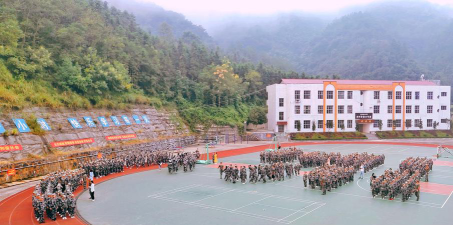 龙塘乡南风中学阅读区