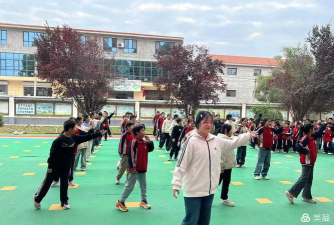 南东坊完小学校阅读区