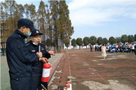 潜江市竹根滩镇初级中学阅读区