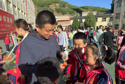 武安镇南关小学阅读区