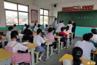 武安市石洞乡什里店中心学校阅读区