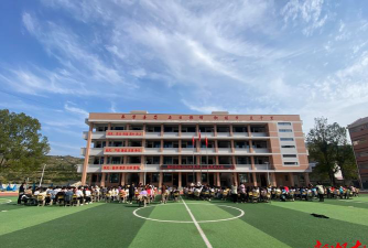 颗砂乡新寨九年制学校阅读区