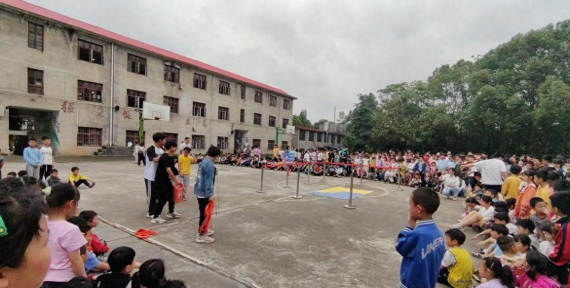 岩口中心小学阅读区