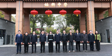 始兴县九龄中学阅读区