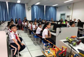 广州市萝岗区香雪小学阅读区