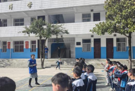 镇安县庙沟乡初级中学阅读区