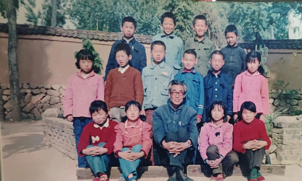 东马营乡张村中心小学阅读区