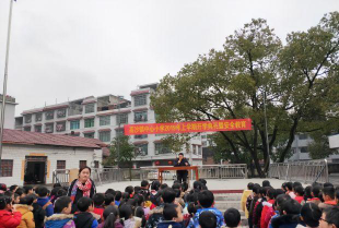 洞口县高沙镇观澜完全小学阅读区
