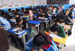 河北省沽源县第五小学阅读区