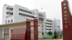 卢市中学阅读区