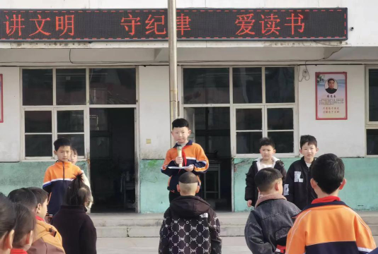 承德县双峰寺镇中心小学阅读区