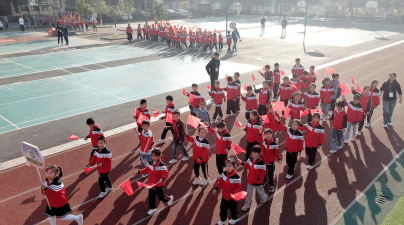 平泉镇城东小学阅读区