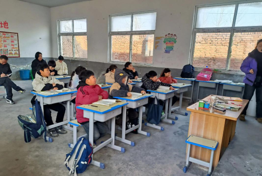 故县办王庄村小学阅读区