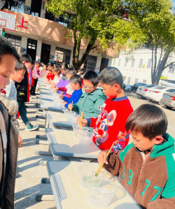 长子县石哲镇东村小学阅读区