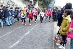 荆竹镇中学阅读区