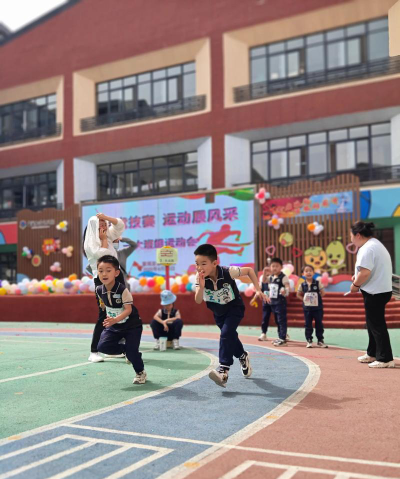 东阳市巍山镇光里幼儿园阅读区