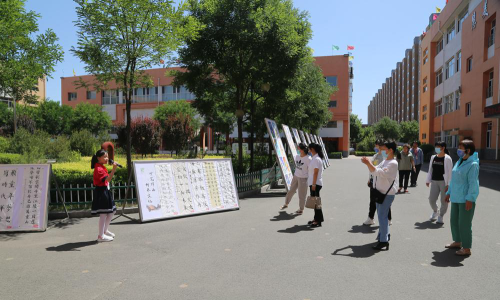 平遥县汇济小学阅读区