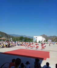 忻州市上社乡上社中心小学阅读区