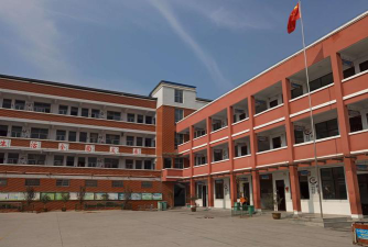武清区城关镇东张营中心小学阅读区