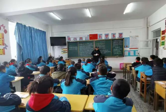 尼勒克县第四小学阅读区
