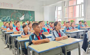 泽普县八乡中学阅读区