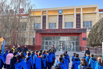 尼勒克县镇中心小学阅读区
