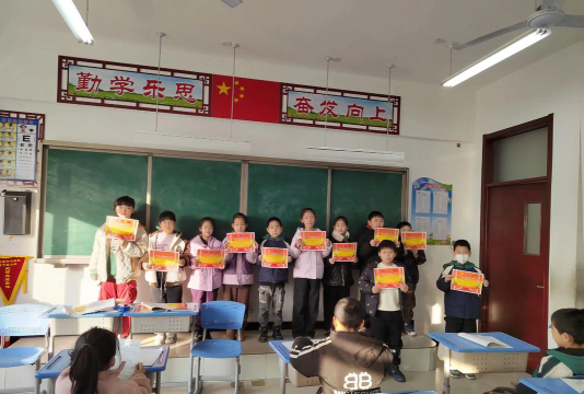 克山县河北乡中心小学阅读区