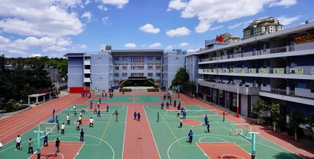 云南省昆明市第一职业中等专业学校阅读区