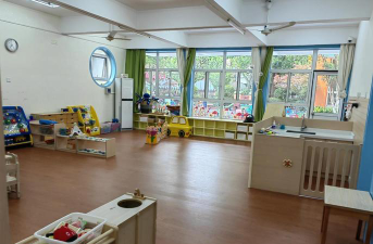 南通市小红花幼儿园阅读区