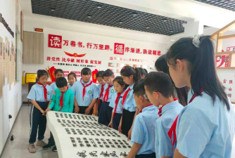 杜村中心小学阅读区