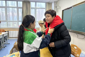 裕民县哈拉布拉乡中心校阅读区