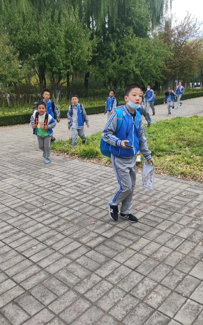 东高地第一小学阅读区