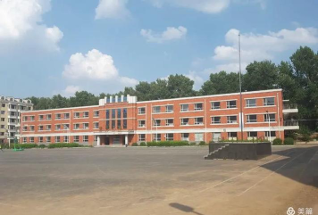 长春市技师学院阅读区