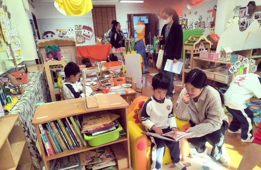紫薇实验幼儿园阅读区