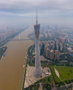 广州东方金子塔阅读区