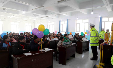 伽师县江巴孜乡中学阅读区