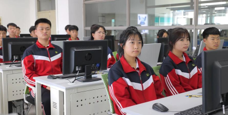 沈阳市计算机学校阅读区