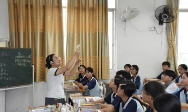 怀集县汶朗镇汶塘小学教学点阅读区