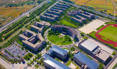 江苏省如东第一职业教育中心校阅读区