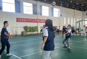 江苏省惠山中等专业学校阅读区